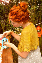 Load image into Gallery viewer, Mountain Moss Shawl by Beth Kling, Pom Pom Quarterly Issue 5 (Summer 2014)