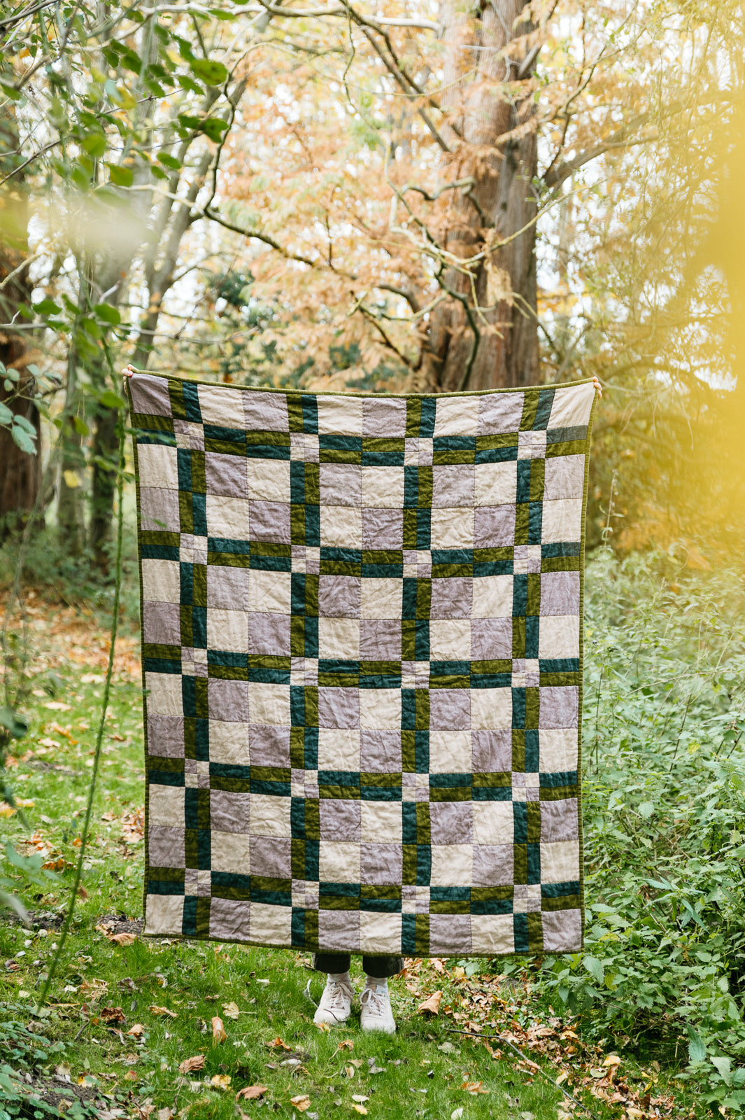 Kissing 9 Patch Quilt PDF Pattern by Lydia Gluck – Pom Pom Publishing